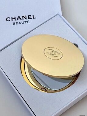 New GWP Chanel mirror